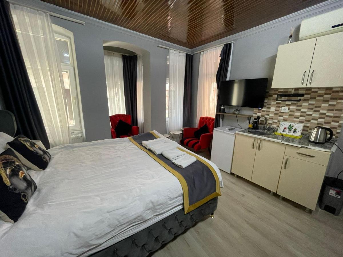 Taksim Red Suite Istanbul Bagian luar foto